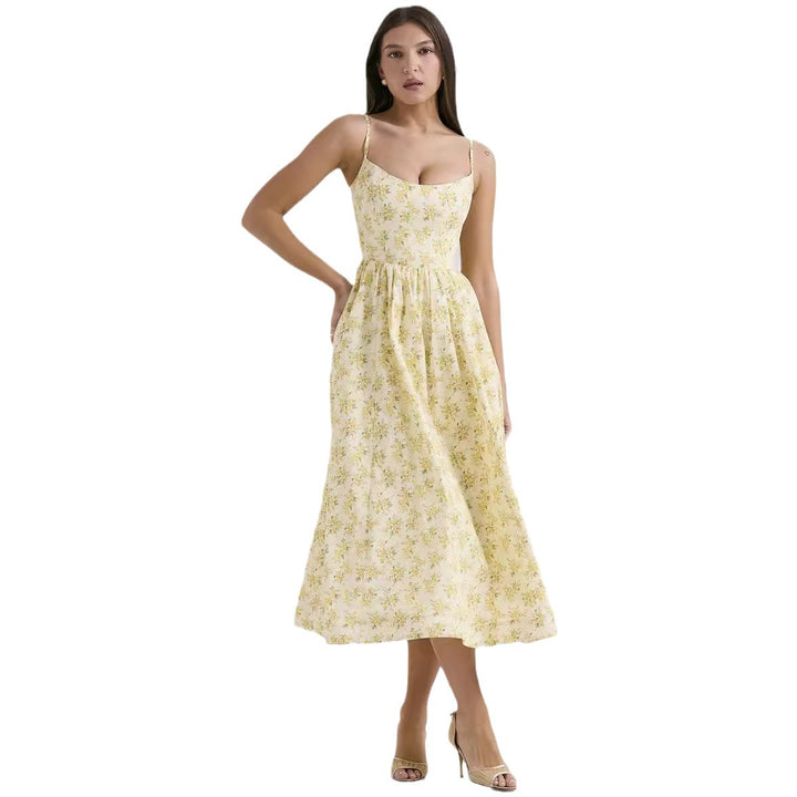 Maxi dresses for women with floral pattern and elegant, flowing silhouette Chic & Stil