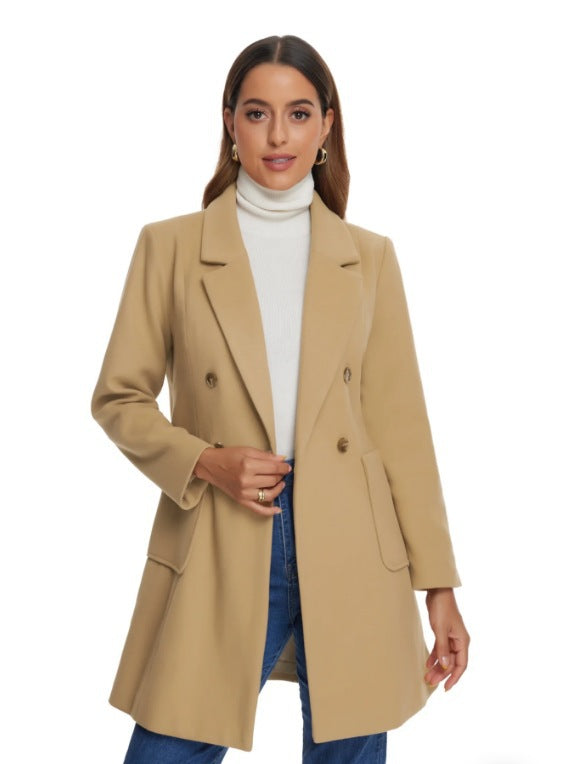 Elegant ladies' coat with double row of buttons and side pockets Lune London