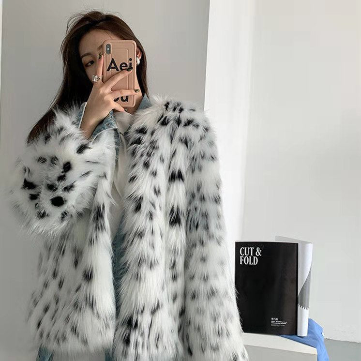 Ladies Trendy Faux Fur Jacket with Eye-Catching Pattern and Voluminous Fit Lune London