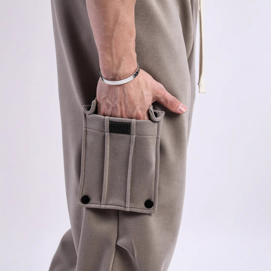 Cargo jogger pants for men with side pockets and elastic waistband Lune London