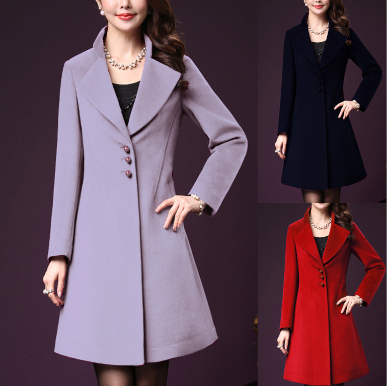 Classic wool coat for women, fitted with an elegant lapel Lune London