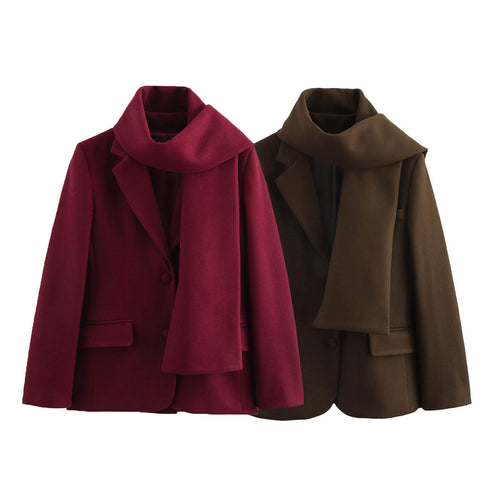 Elegant winter coat for women with a chic collar and a matching scarf Amarae