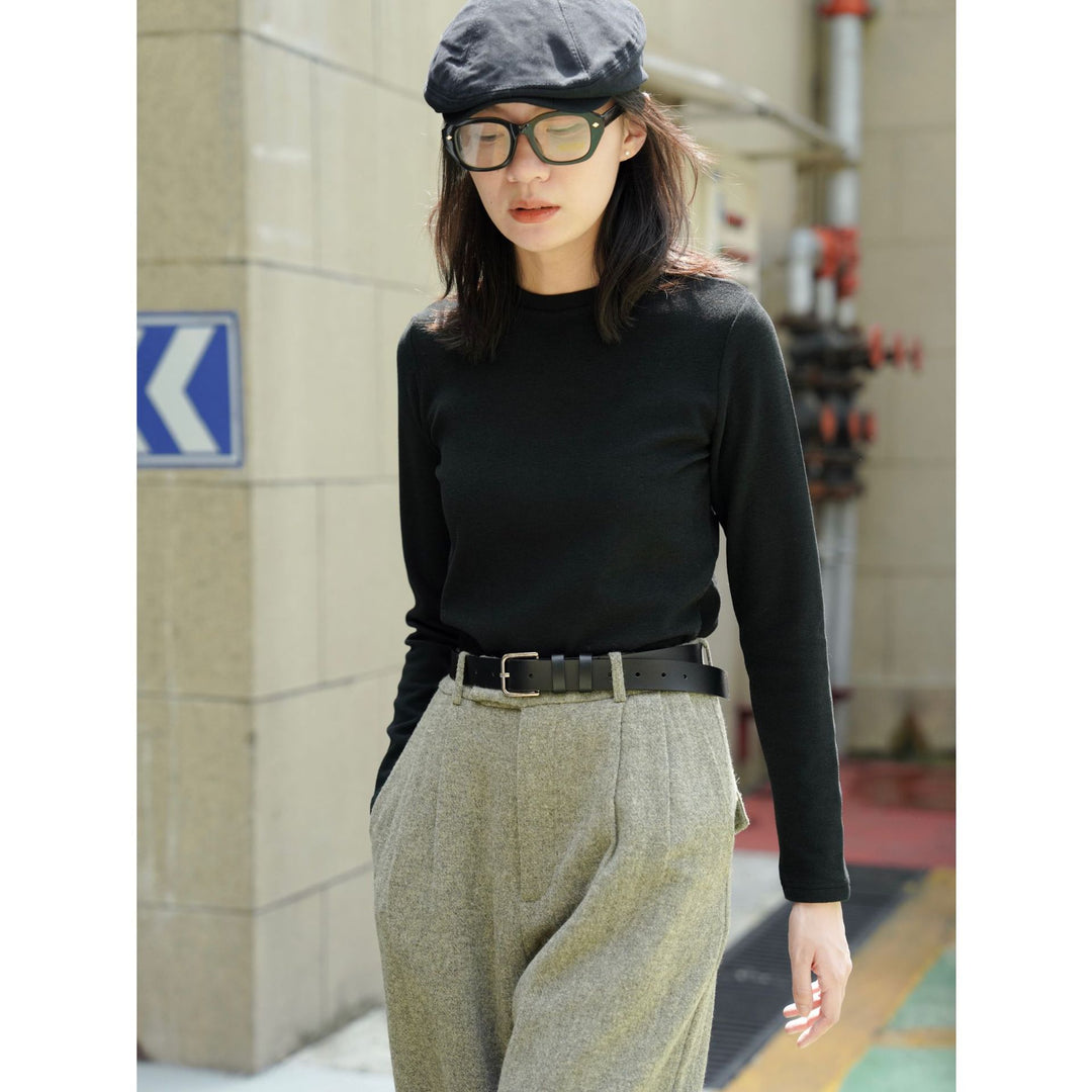 Women's fine round neck sweater made of cotton blend with slightly tailored silhouette Amarae