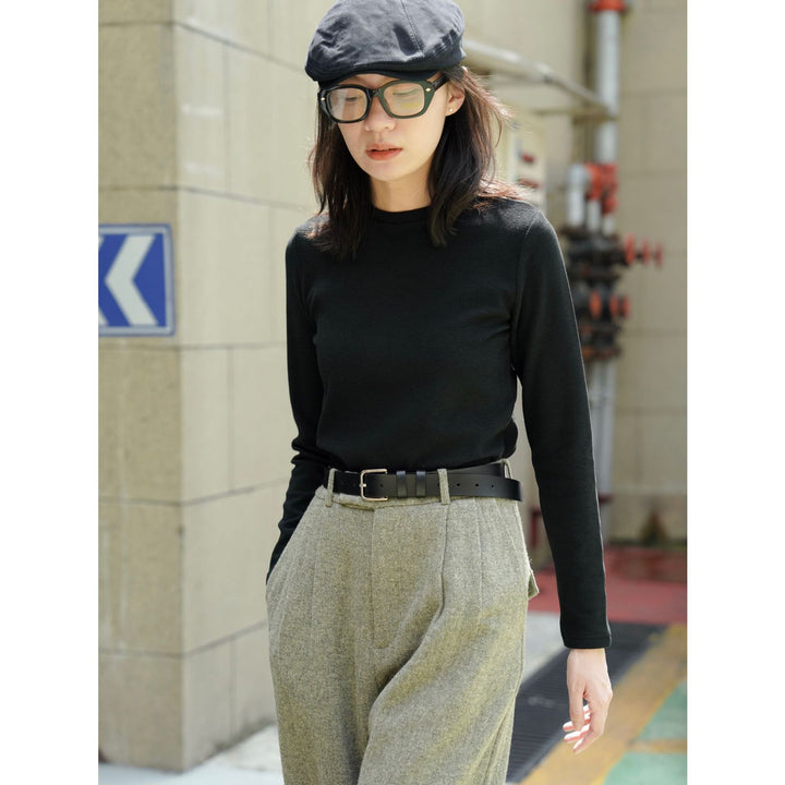 Women's fine round neck sweater made of cotton blend with slightly tailored silhouette Amarae