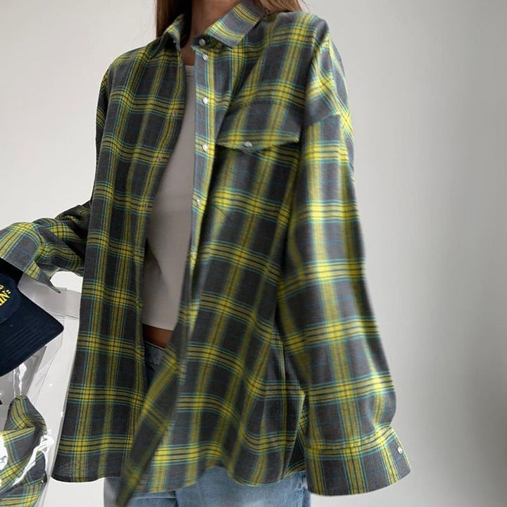 Flannel shirt for women with plaid pattern and relaxed fit Lune London