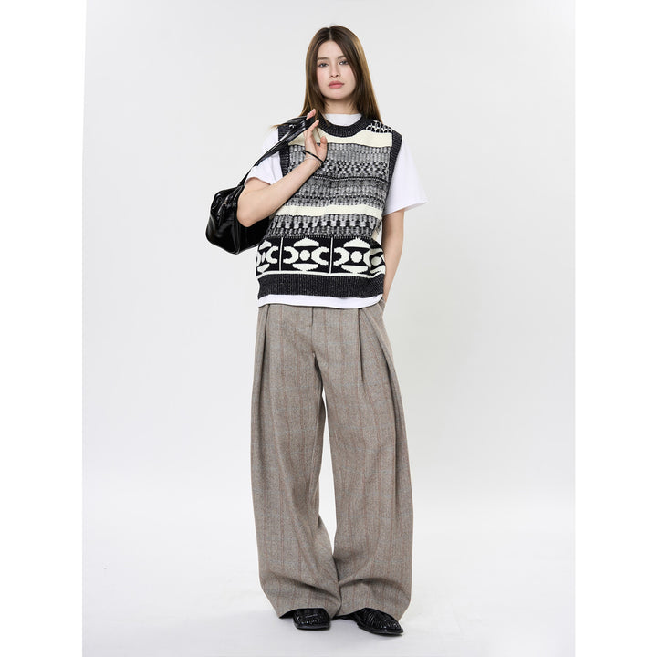 Women Jacquard knit vest with round neck and boxy silhouette Amarae