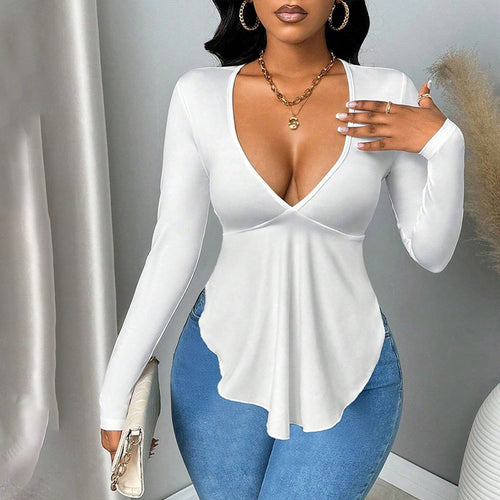Chemise élégante à manches longues pour femmes avec décolleté en V séduisant et coupe tendance Chic & Stil