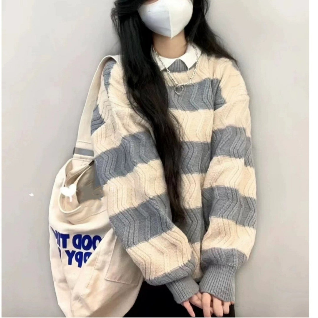 Structured wavy pattern knitted women's sweater Lune London