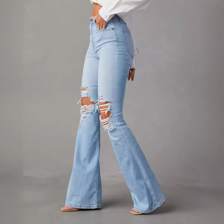 Flared jeans for women with trendy Destroyed effect Chic & Stil