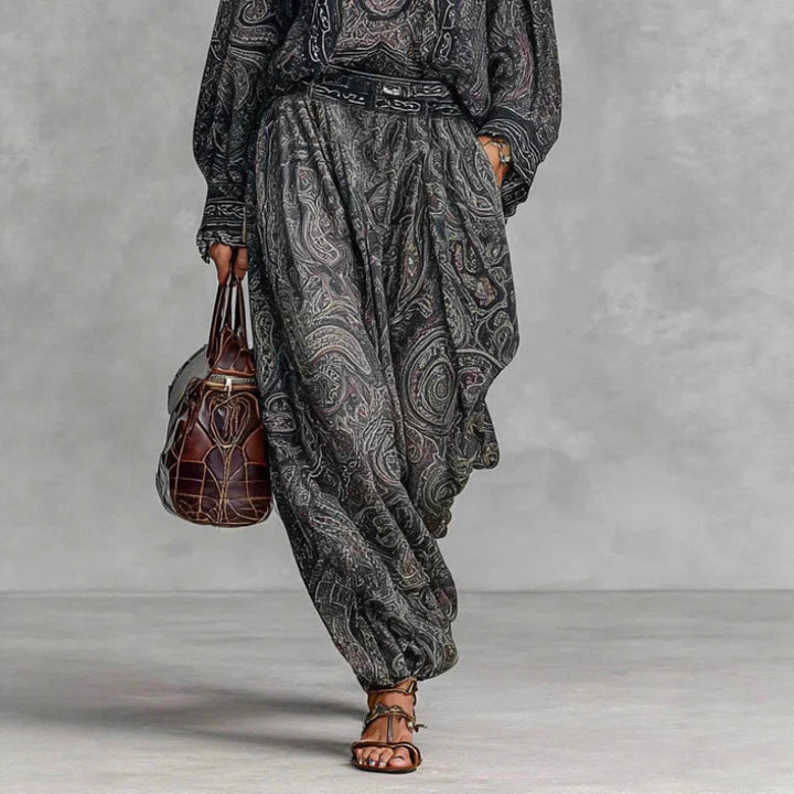 Women Flowing Boho Two-Piece Set with Loose Tunic and Harem Pants in Paisley Design Amarae