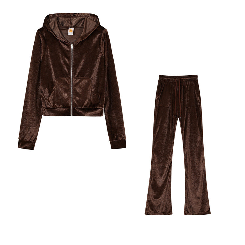 Women's sports set in velvet hoodie and loose jogger pants Lune London