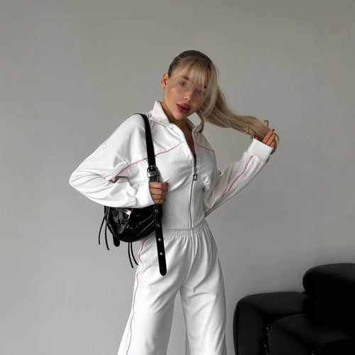Sporty velvet jogging set for women with cropped hooded jacket and comfortable pants Amarae