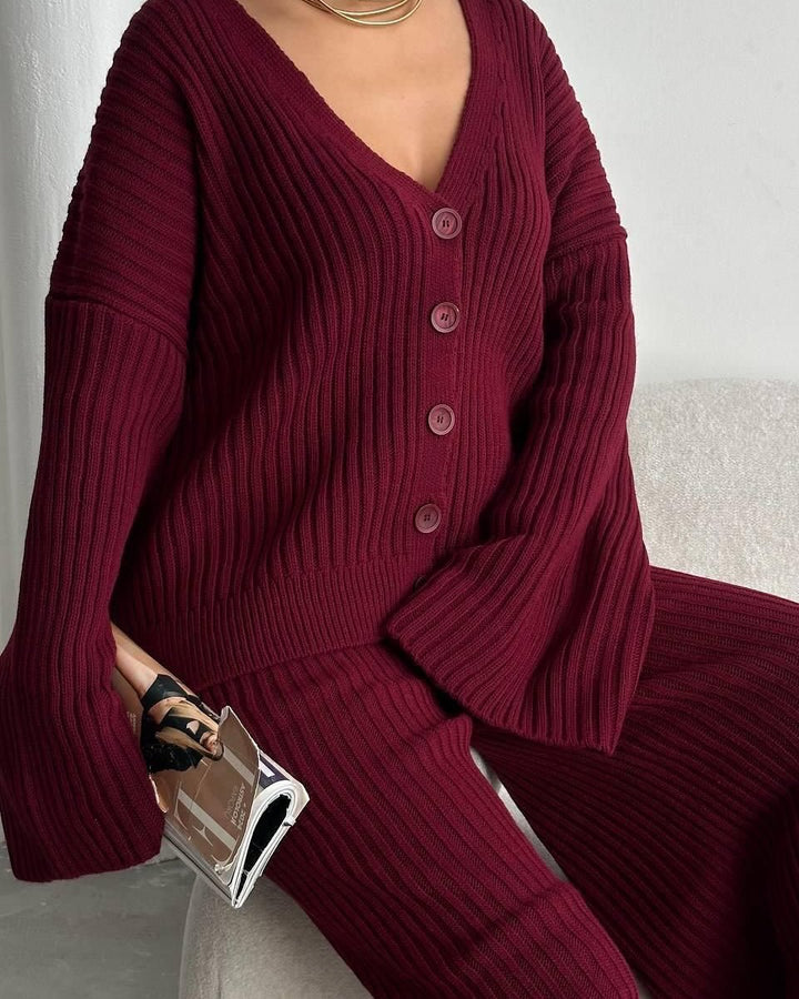 Women's knit loungewear set with a modern fit and comfortable V-neck Lune London