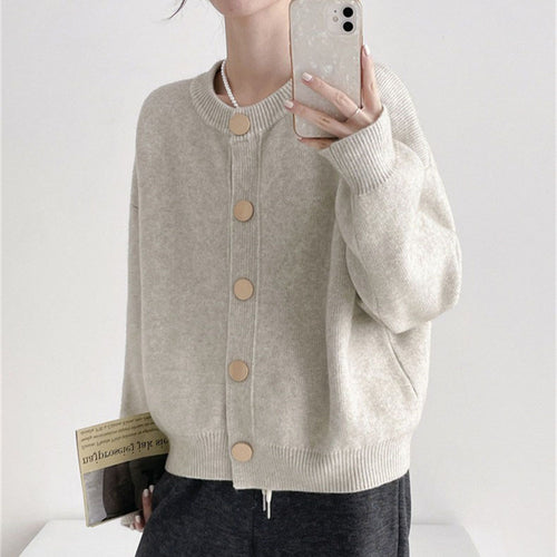 Cardigan Tricoté Doux pour Femmes avec Design de Bouton et Texture Fines Chic & Stil