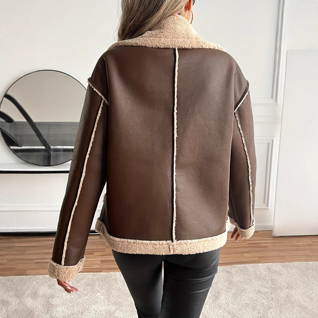 Trendy women's jacket with high-quality faux fur lining and stylish button details Lune London