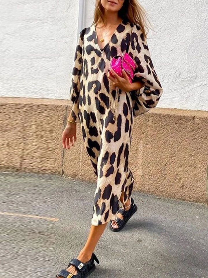 Elegant midi dress for women in leopard with V-neckline and wide sleeves Lune London