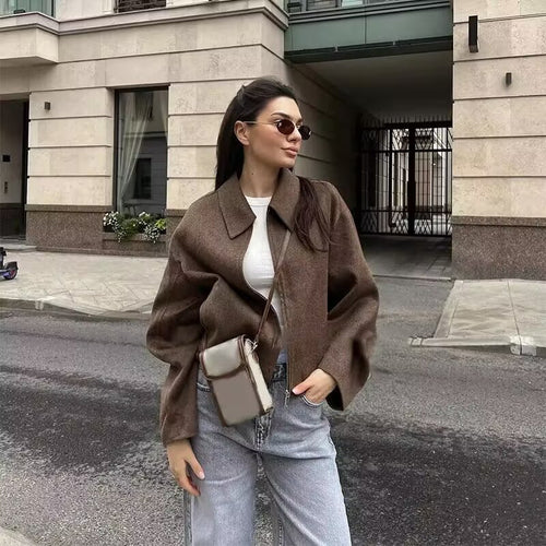 Transitional jacket for women with high collar and modern zipper Amarae