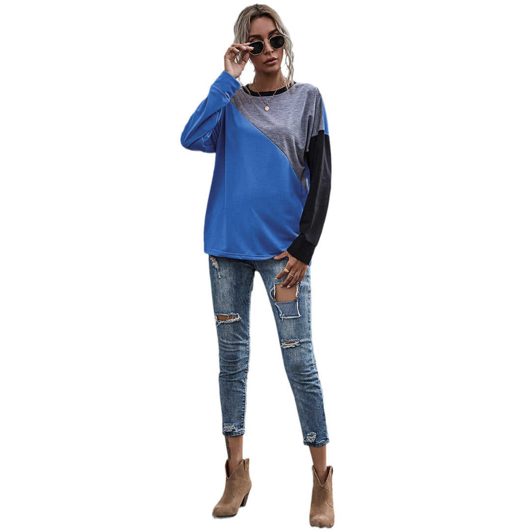 Sporty sweatshirt for women with a trendy color block design Lune London