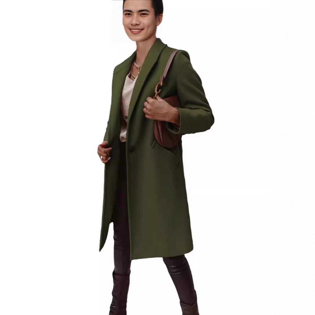 Elegant and high-quality wool coat for women with a fitted cut Lune London