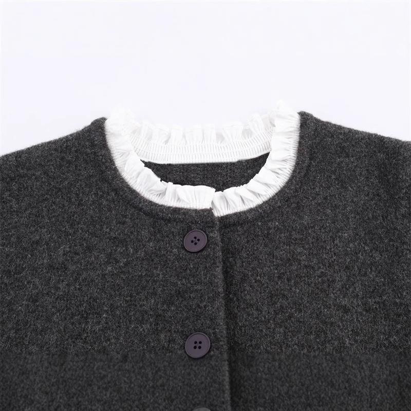 Short women's jacket with ruffles and button details Lune London