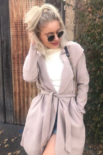 Casual trench coat for women with a modern cut and a waist belt Lune London