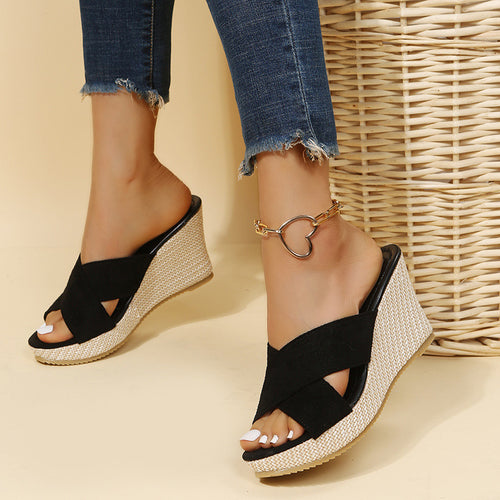 Women's wedge sandals with an elegant criss-cross strap and a lightweight footbed Amarae