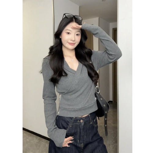 Ladies elegant wrap top with V-neck and long sleeves Chic & Stil