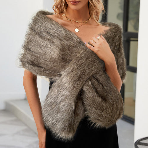 Ladies Elegant Faux Fur Scarf with Fashionable Cut Amarae