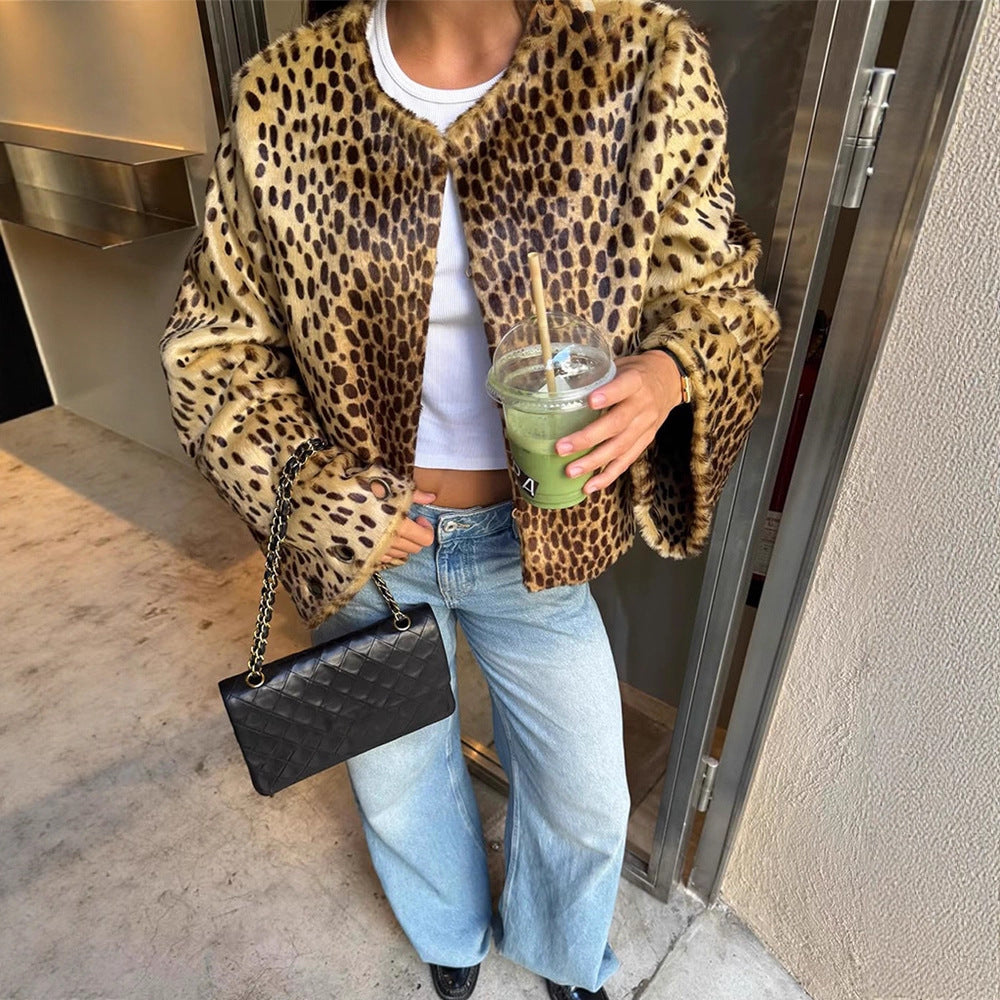 Women short blazer made of faux fur with leopard pattern, boxy silhouette & wide sleeves Amarae