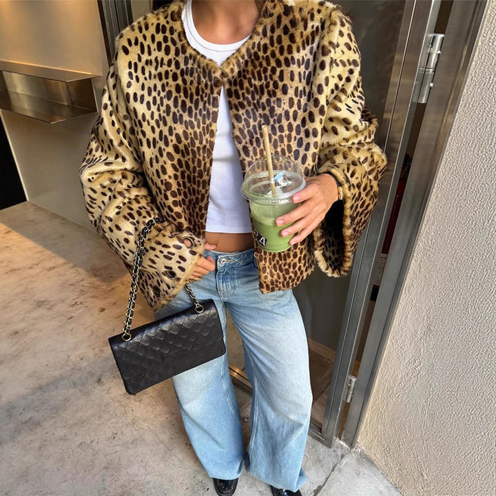 Women short blazer made of faux fur with leopard pattern, boxy silhouette & wide sleeves Amarae