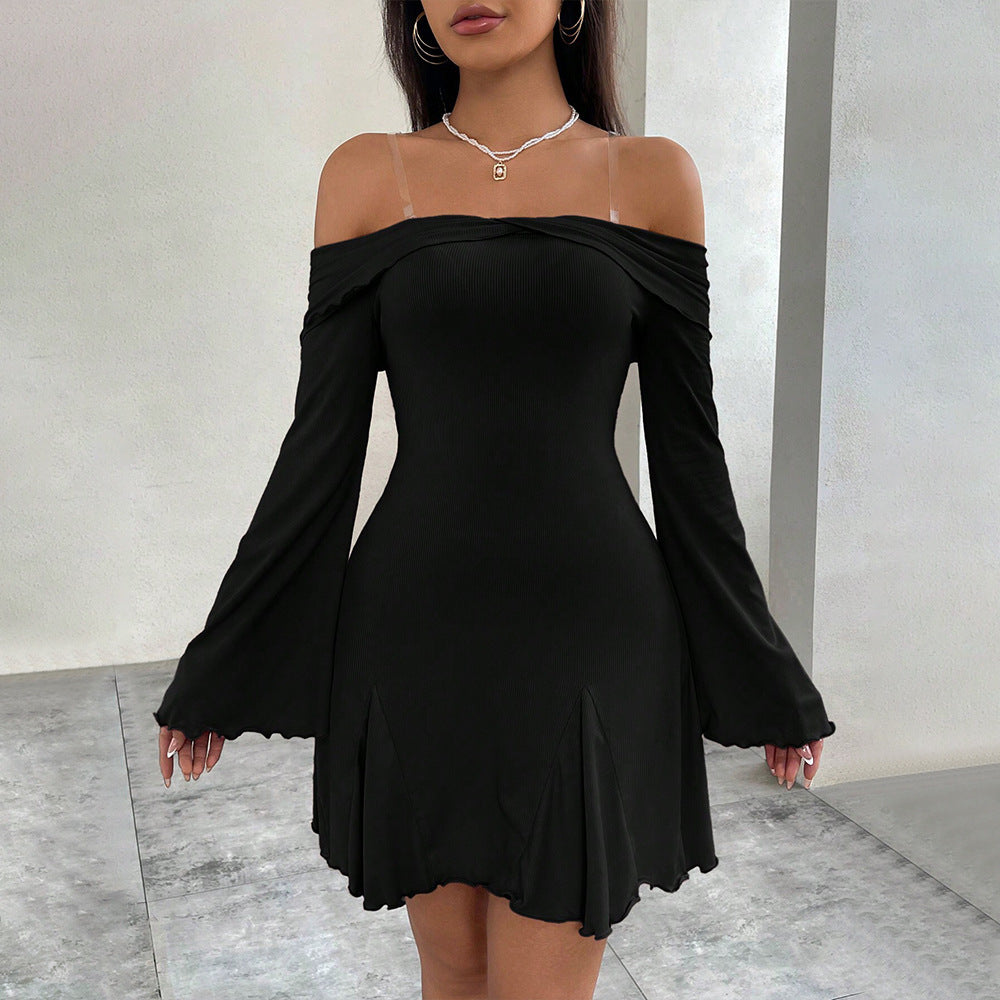Robe mini décontractée à décolleté bardot pour femmes avec des manches à volants élégants et un design tendance Chic & Stil