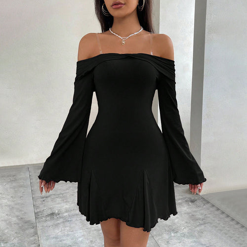 Robe mini décontractée à décolleté bardot pour femmes avec des manches à volants élégants et un design tendance Chic & Stil