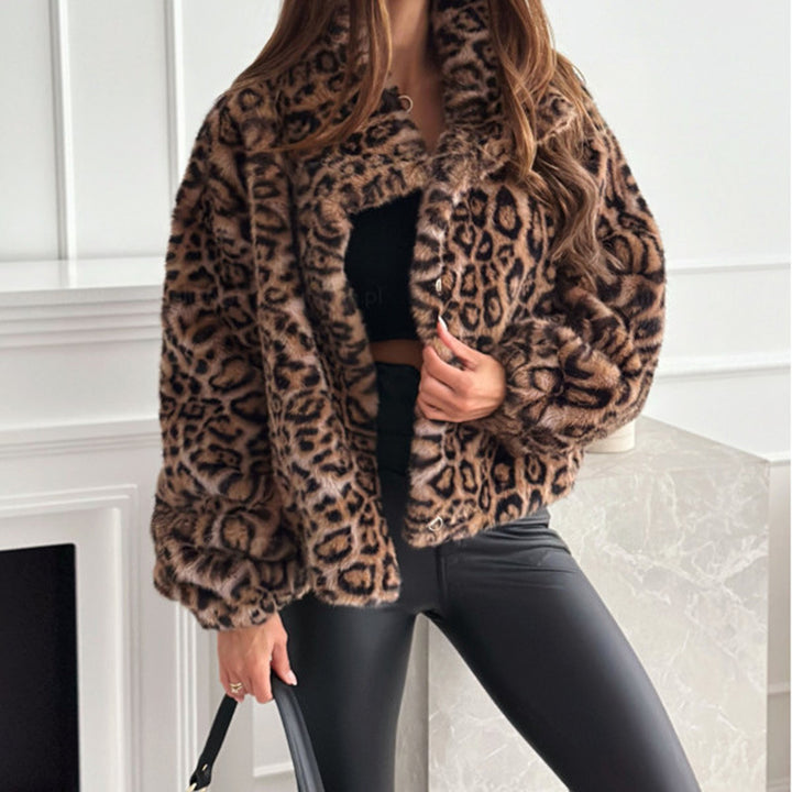 Faux fur jacket for women with a trendy leopard pattern Lune London