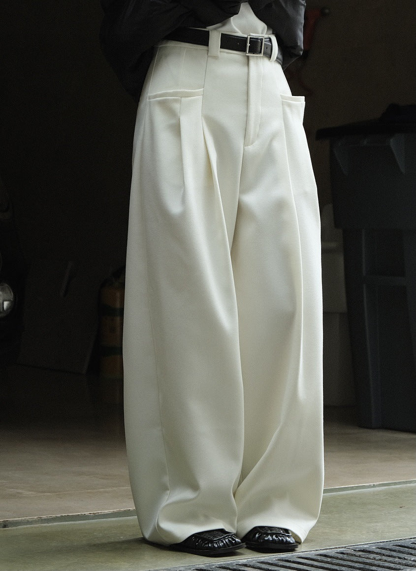 Women High-waisted Pleated Trousers with Voluminous Balloon Silhouette and Side Pockets Amarae