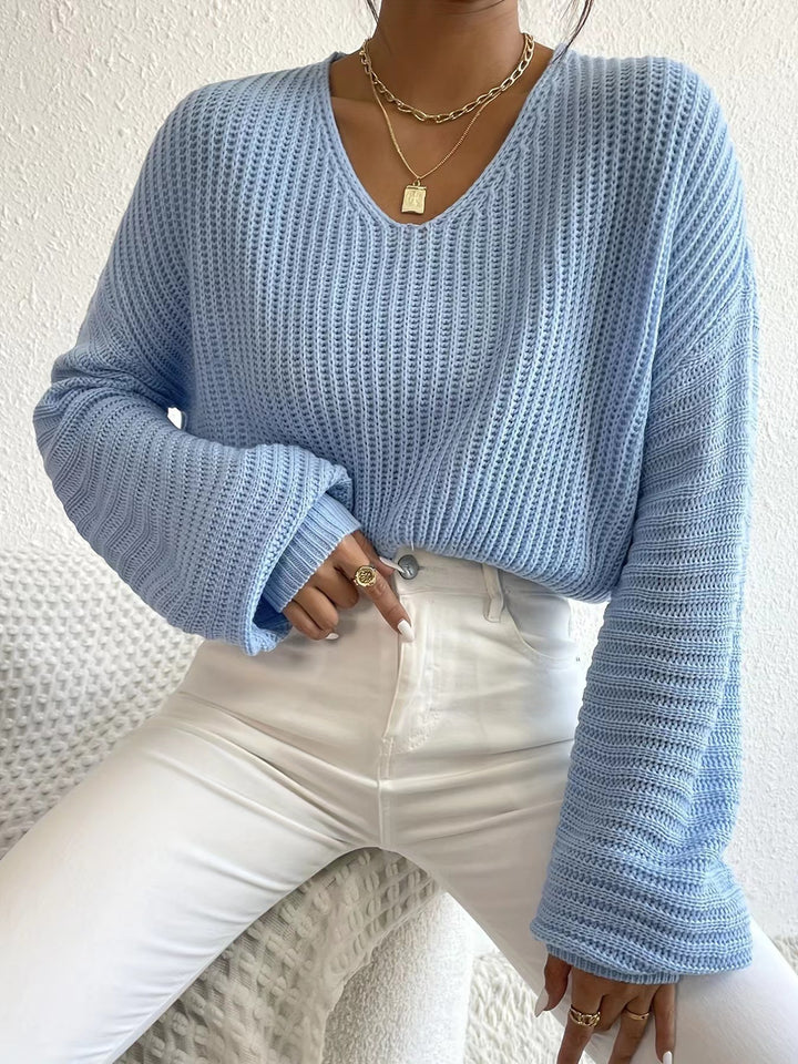 Structured sweater for women with V-neck and wide sleeves Lune London