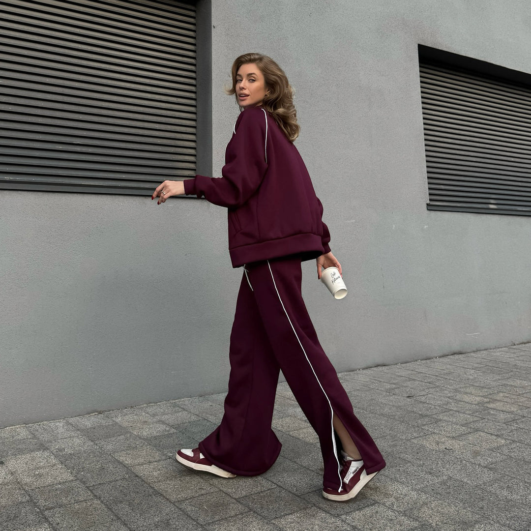Casual tracksuit for women with modern zipper and elastic cuffs Lune London