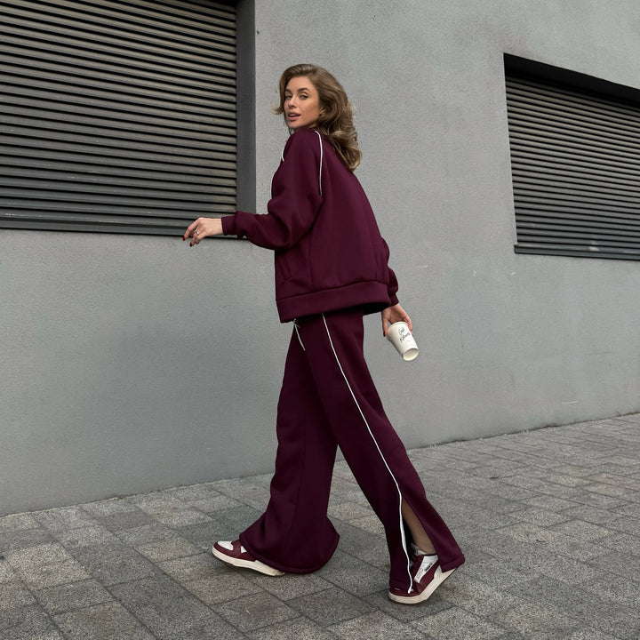 Casual tracksuit for women with modern zipper and elastic cuffs Lune London