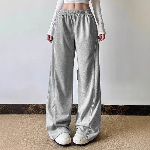 Casual women's jogging pants with a loose fit and an elastic waist Amarae
