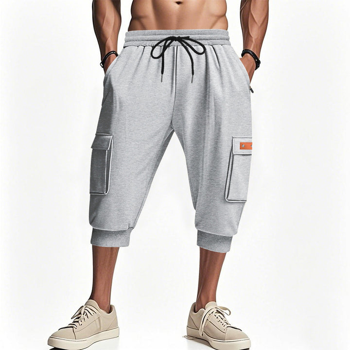 Stylish cargo pants for men with short legs and practical pockets Chic and Style