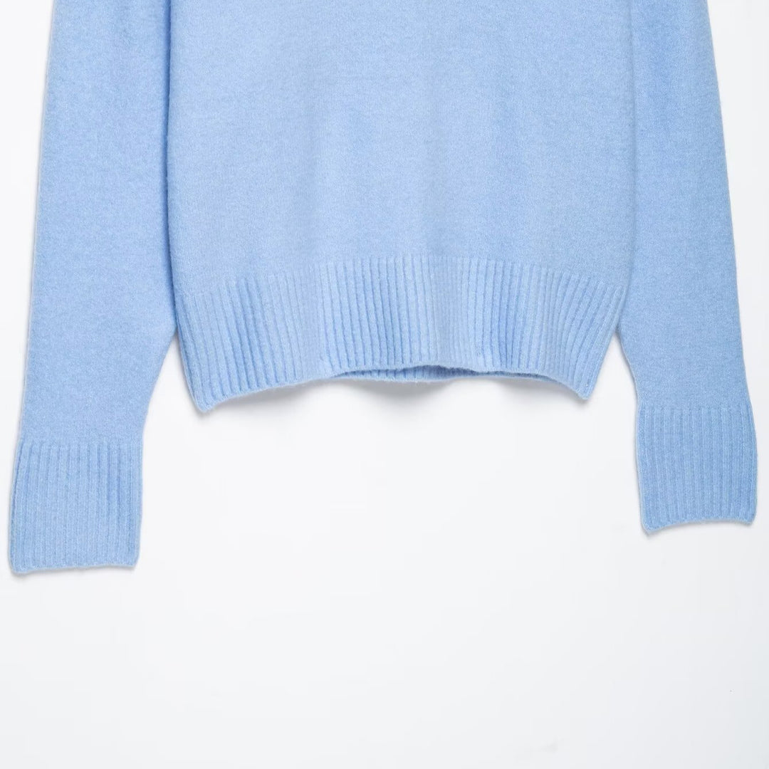 Women's Oversize V-Neck Fine Knit Sweater with Wide Ribbed Hem Amarae