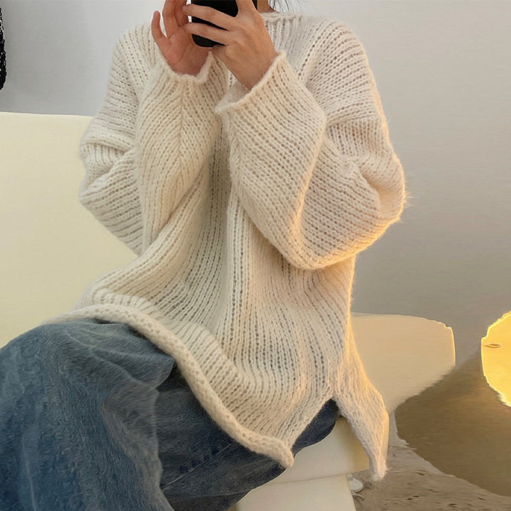 Ladies chunky knit oversized sweater with crew neck and extended hem Amarae