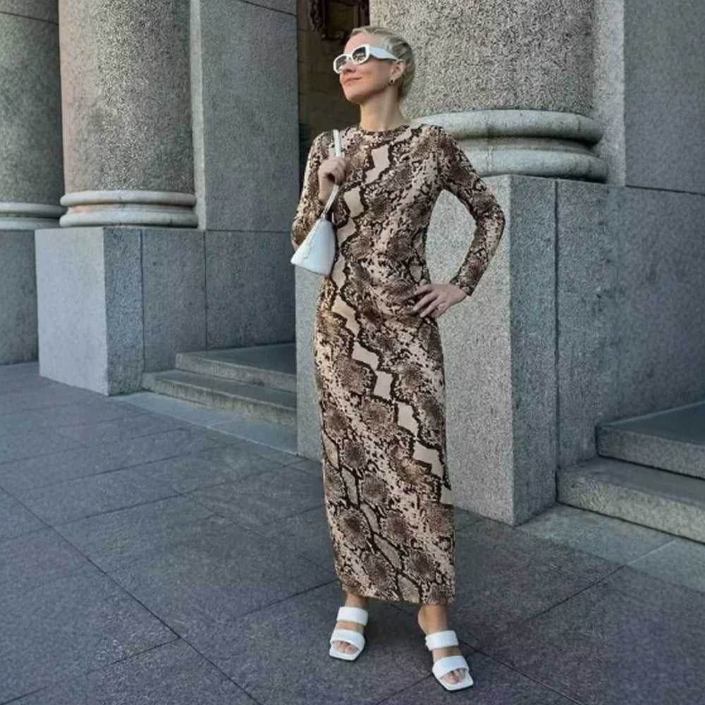 Women's Figure-Hugging Midi Dress with Snake Print, Tailored Draping and Long Sleeve Cut Amarae