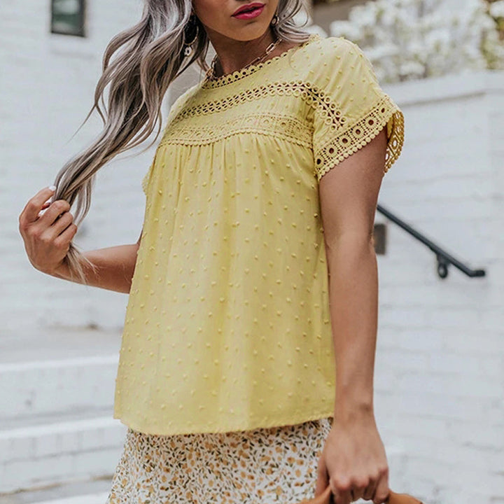 Elegant short blouse for women with lace accents Lune London