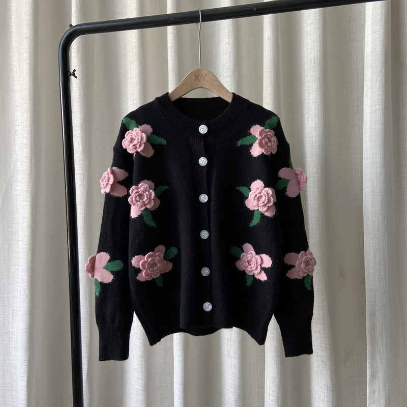 Cardigan pour dames avec motif floral élaboré et fermeture à boutons Chic & Stil