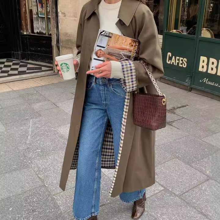 Fashionable trench coat for ladies with checked details and practical pockets Lune London