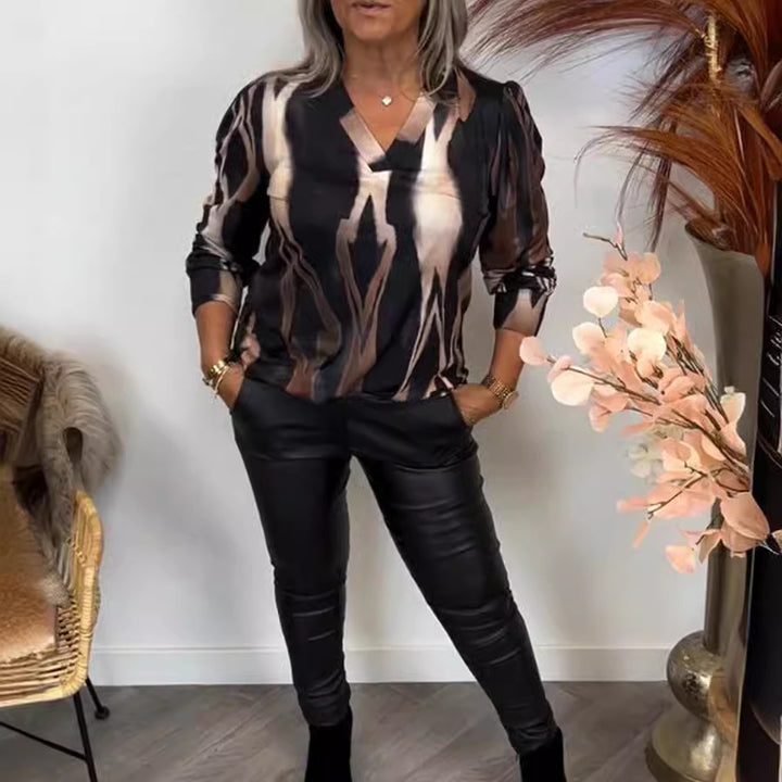 Top à la mode pour femmes avec décolleté en V et motifs uniques Chic & Stil
