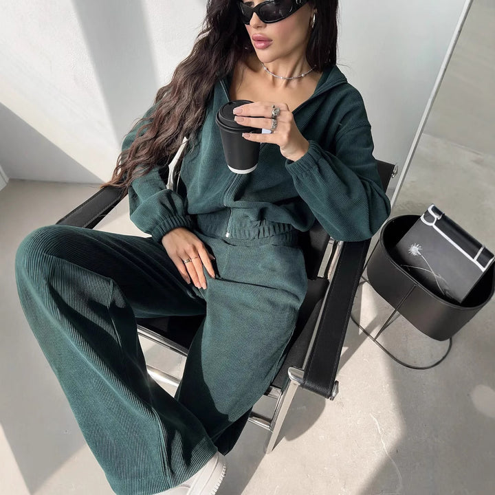 Cropped sweatshirt jacket for women with high collar and elastic waist Lune London