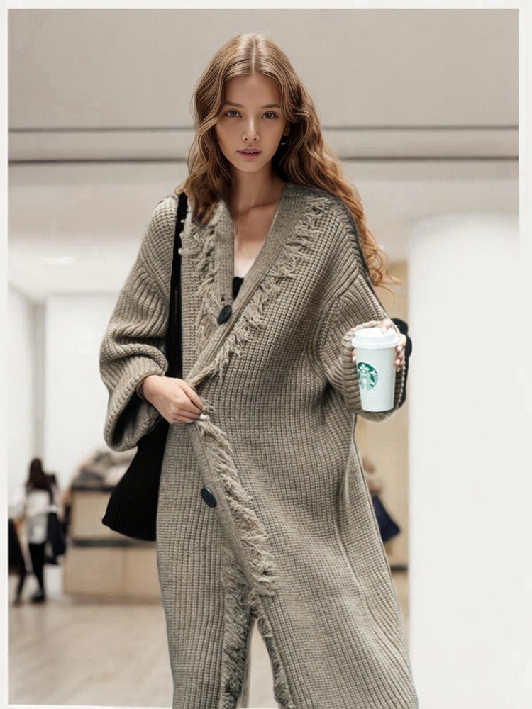 Chunky knit cardigan for women with a casual fringe design Lune Londonl