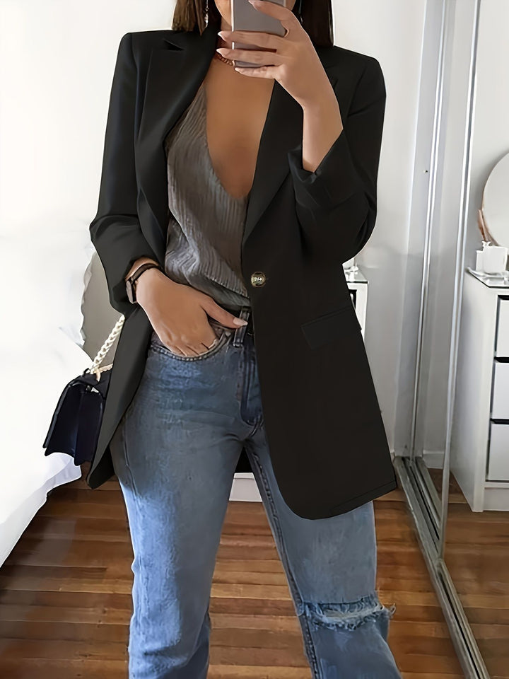 Elegant women's blazer with a sleek silhouette and practical pockets Lune London