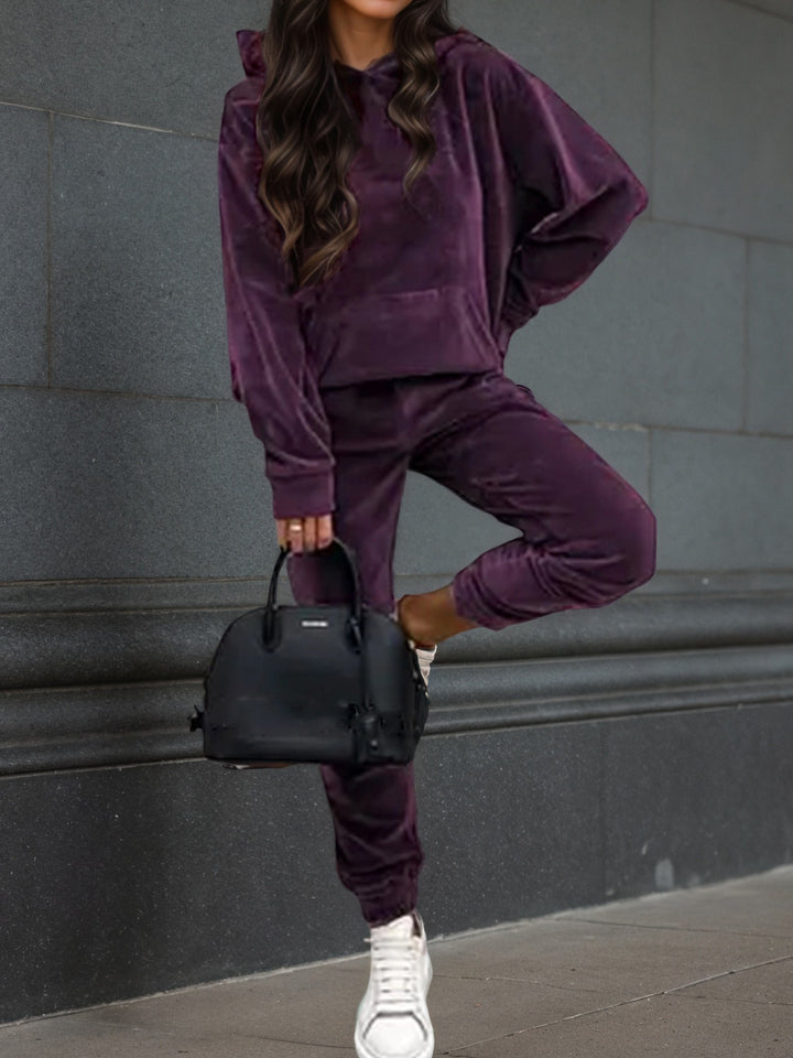 Ensemble de fleece sportif pour femmes avec capuche et taille élastique Chic & Stil